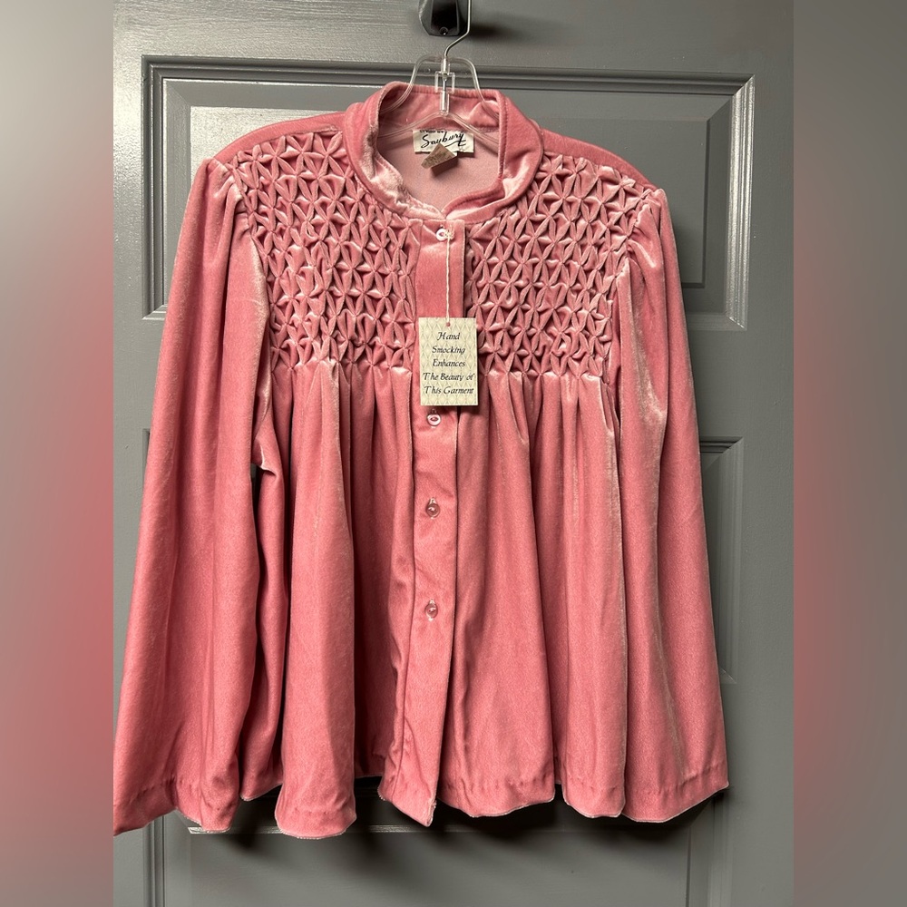 Styled by Saybury vintage hand smocked velour bed jacket. Size Medium NWT PINK
